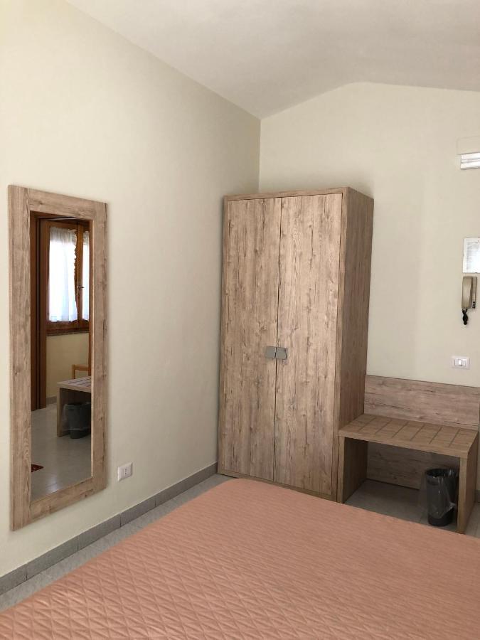 Hotel Centrale Quartu Sant'Elena Eksteriør billede